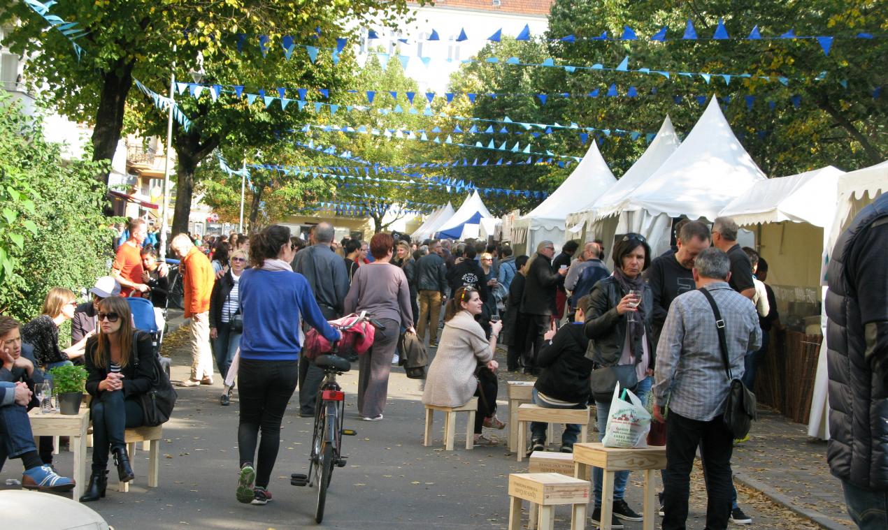 Sunday market on Lausitzerplatz. Photo © Petra Havelska